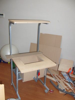 パソコンデスク改造中